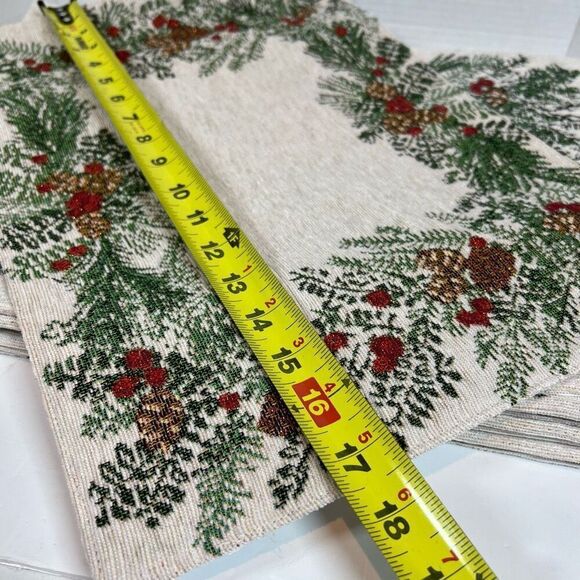 Vintage Christmas Table Placemats and Runner Cream with Wreath Design Cotton - Picture 9 of 11